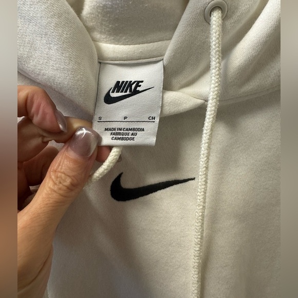 WHITE NIKE EMBROIDERED HOODIE SIZE SMALL - Picture 3 of 3